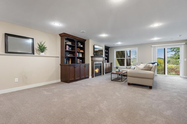 9060 Degler Circle, Chanhassen, MN 55317