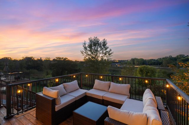 9060 Degler Circle, Chanhassen, MN 55317