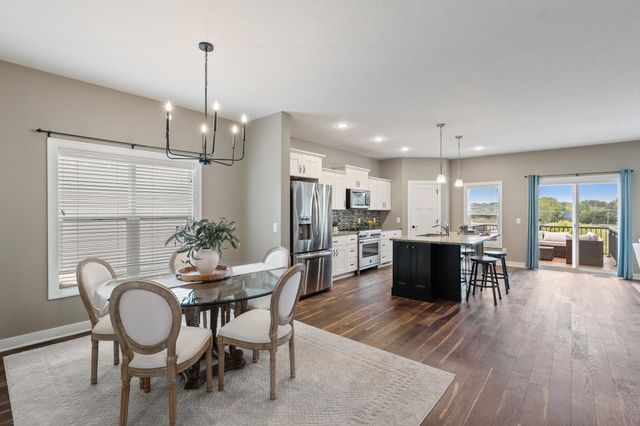 9060 Degler Circle, Chanhassen, MN 55317