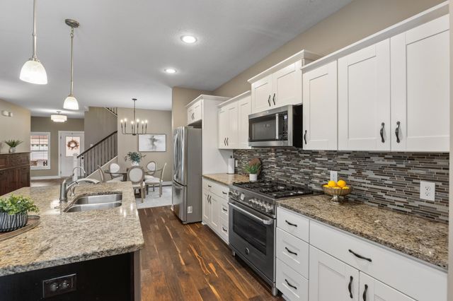 9060 Degler Circle, Chanhassen, MN 55317