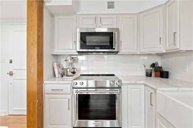 4545 Wornall Road 609, Kansas City, MO 64111