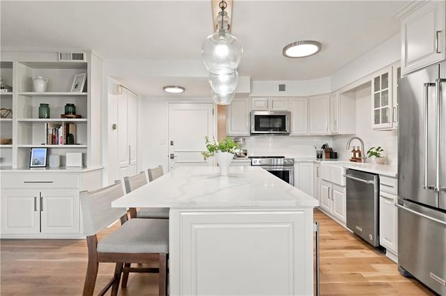 4545 Wornall Road 609, Kansas City, MO 64111