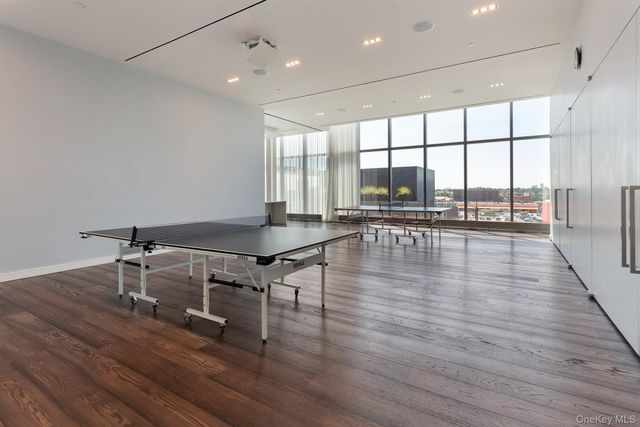 13103 40th Road 15H, Flushing, NY 11354