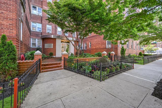 6536 Wetherole Street 608, Rego Park, NY 11374