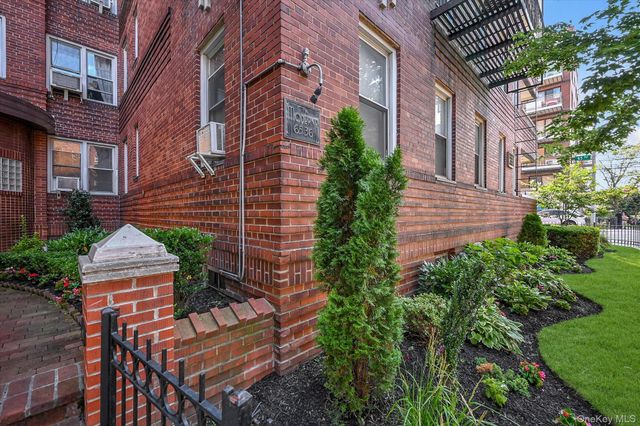 6536 Wetherole Street 608, Rego Park, NY 11374