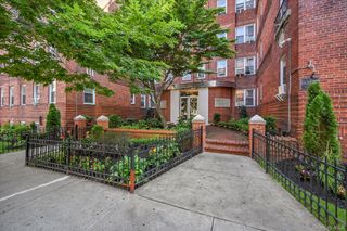 6536 Wetherole Street 608, Rego Park, NY 11374
