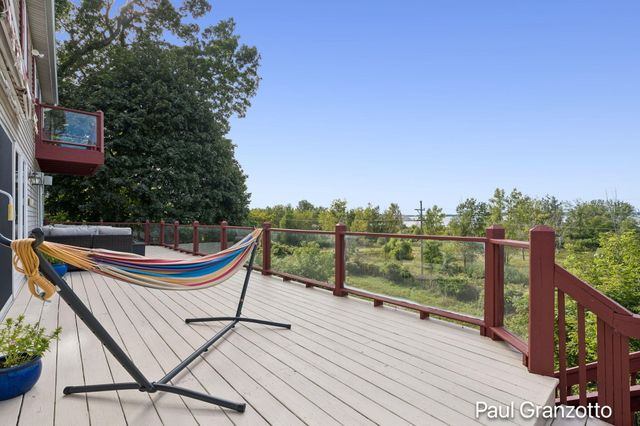 1524 Lakeshore Drive, Muskegon, MI 49441