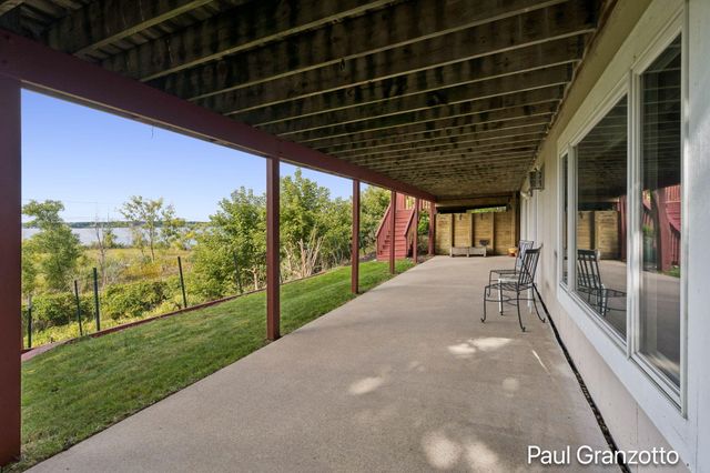 1524 Lakeshore Drive, Muskegon, MI 49441