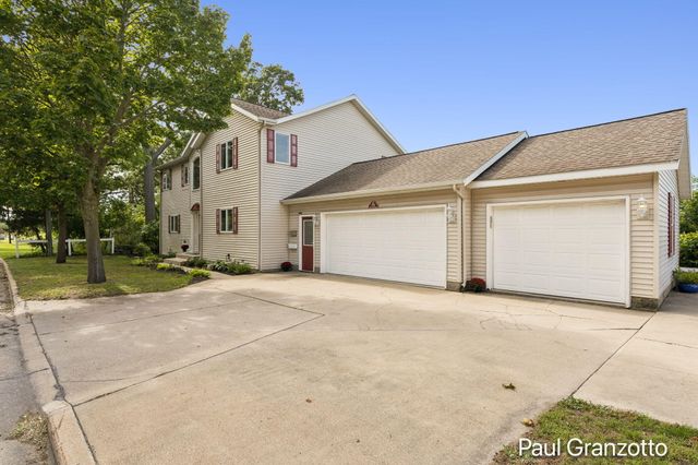 1524 Lakeshore Drive, Muskegon, MI 49441
