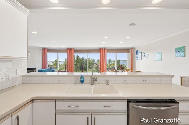 1524 Lakeshore Drive, Muskegon, MI 49441