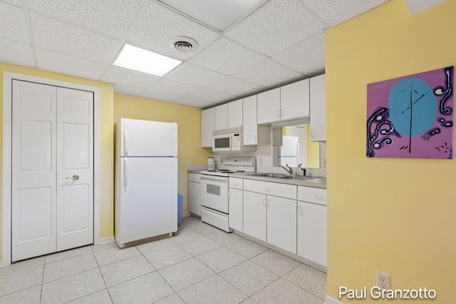 1524 Lakeshore Drive, Muskegon, MI 49441