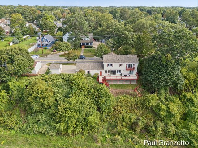 1524 Lakeshore Drive, Muskegon, MI 49441