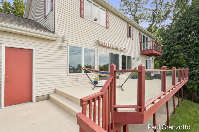 1524 Lakeshore Drive, Muskegon, MI 49441