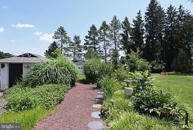 551 WALTER RD, Warminster, PA 18974