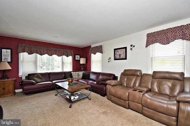 551 WALTER RD, Warminster, PA 18974
