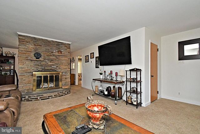 551 WALTER RD, Warminster, PA 18974