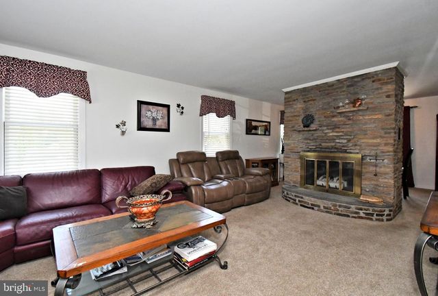551 WALTER RD, Warminster, PA 18974