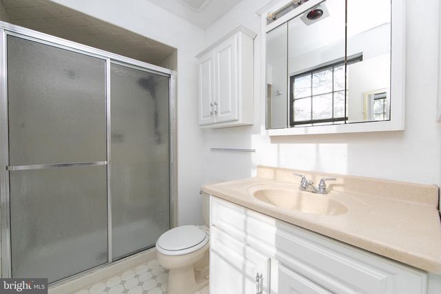 606 KINGS CROFT, Cherry Hill, NJ 08034