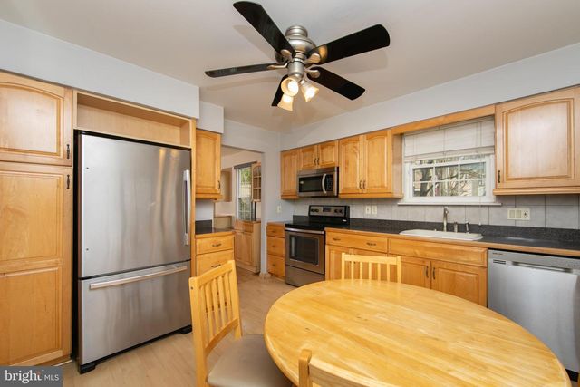 606 KINGS CROFT, Cherry Hill, NJ 08034