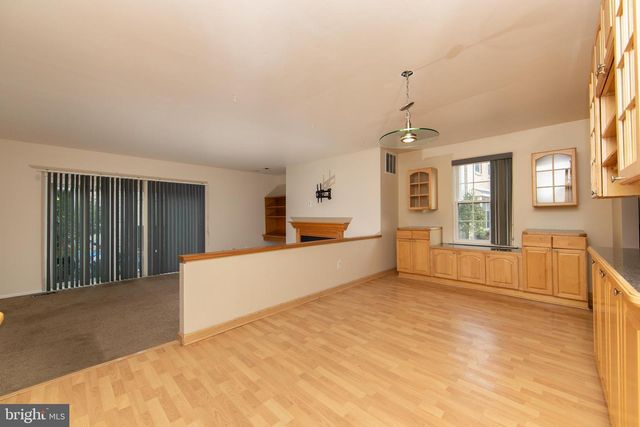 606 KINGS CROFT, Cherry Hill, NJ 08034