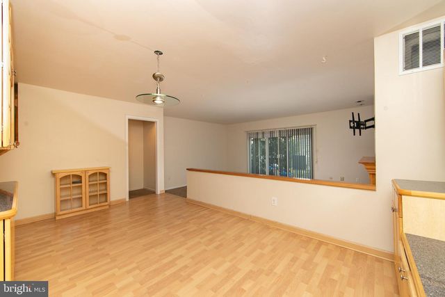 606 KINGS CROFT, Cherry Hill, NJ 08034