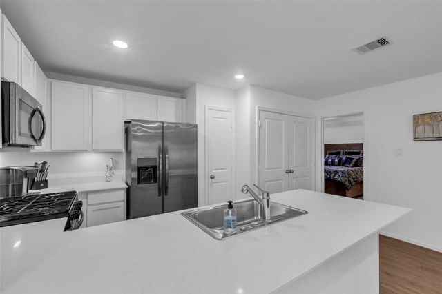 4154 Saltillo Lakes Drive, Baytown, TX 77521