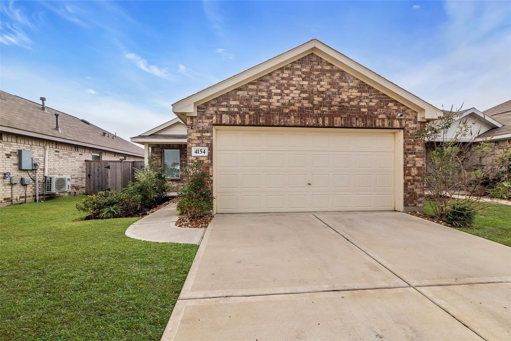 4154 Saltillo Lakes Drive, Baytown, TX 77521
