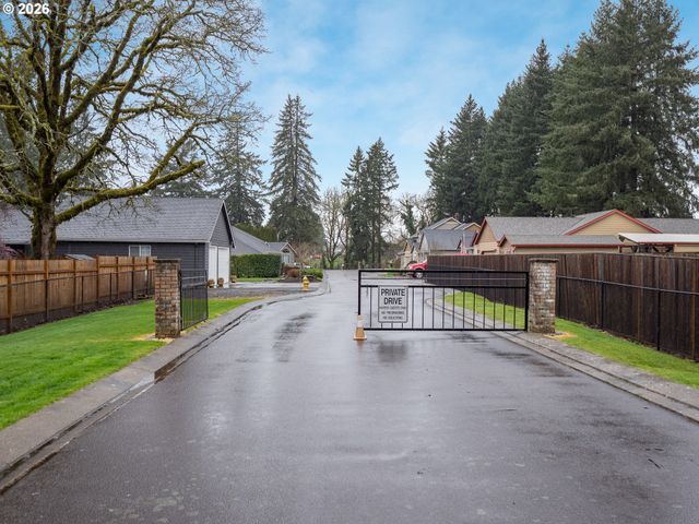 129 NICHOLAS Way, Newberg, OR 97132