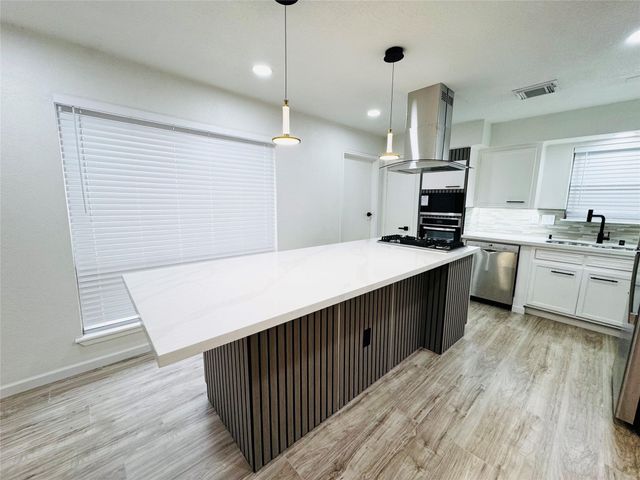 2326 Briarview Drive, Houston, TX 77077