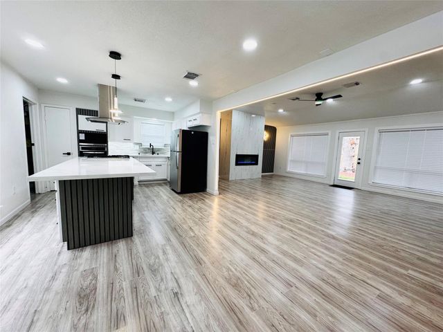 2326 Briarview Drive, Houston, TX 77077