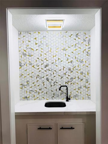 2326 Briarview Drive, Houston, TX 77077