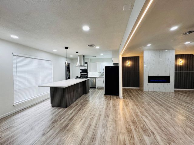 2326 Briarview Drive, Houston, TX 77077