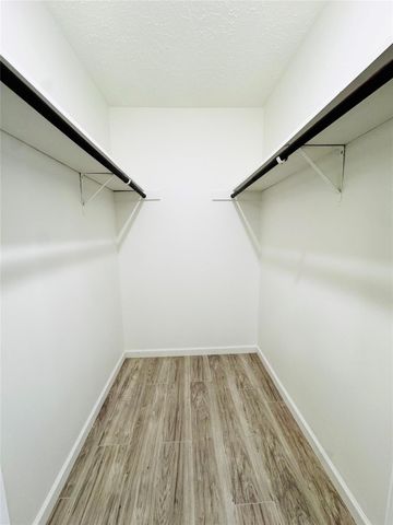 2326 Briarview Drive, Houston, TX 77077