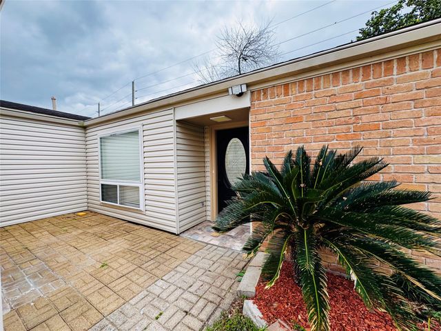 2326 Briarview Drive, Houston, TX 77077
