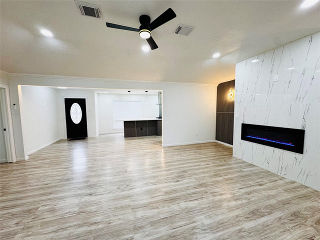 2326 Briarview Drive, Houston, TX 77077