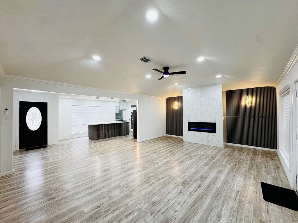 2326 Briarview Drive, Houston, TX 77077