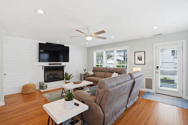 2178 Hartfords Bluff Lane, Mount Pleasant, SC 29466