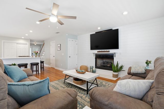 2178 Hartfords Bluff Lane, Mount Pleasant, SC 29466