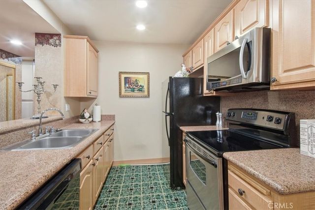 1230 Horn Ave 402, West Hollywood, CA 90069