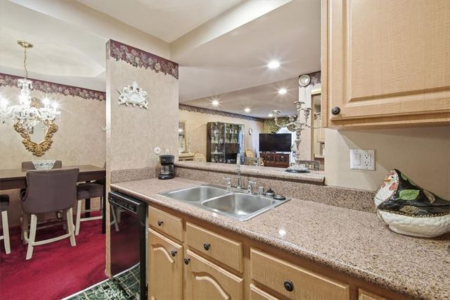 1230 Horn Ave 402, West Hollywood, CA 90069
