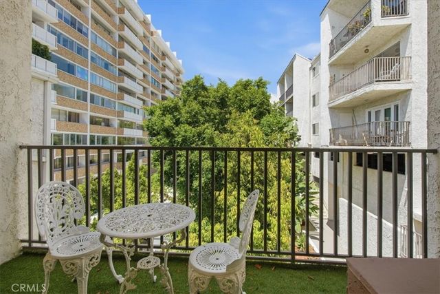 1230 Horn Ave 402, West Hollywood, CA 90069