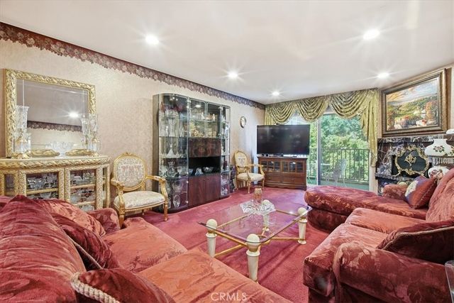 1230 Horn Ave 402, West Hollywood, CA 90069