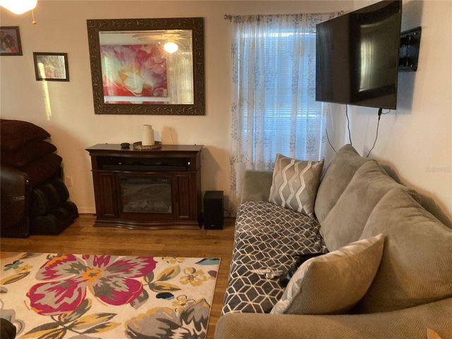 4634 COLLEGE DRIVE, Orlando, FL 32811