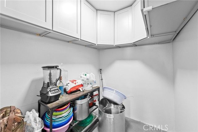 1665 Arlington, Los Angeles, CA 90019