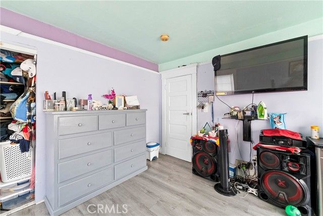 1665 Arlington, Los Angeles, CA 90019