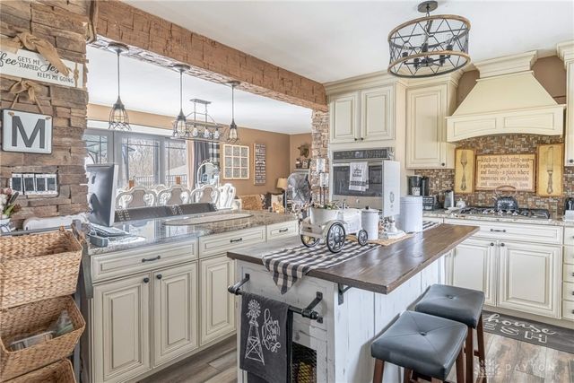 1015 W Lytle 5 Points Road, Springboro, OH 45066