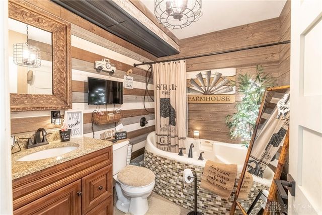 1015 W Lytle 5 Points Road, Springboro, OH 45066