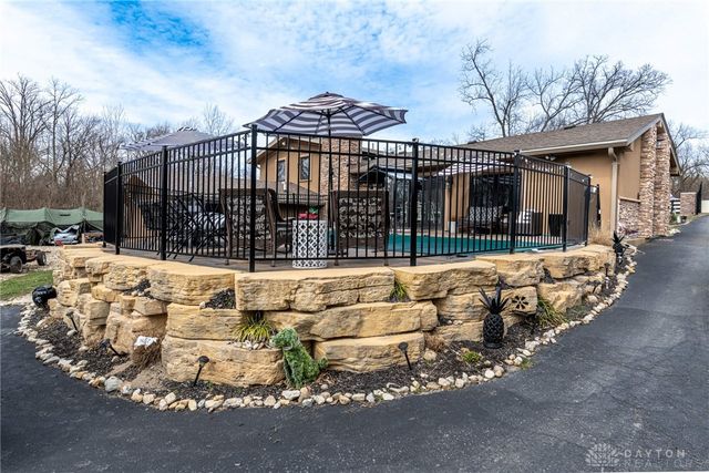 1015 W Lytle 5 Points Road, Springboro, OH 45066