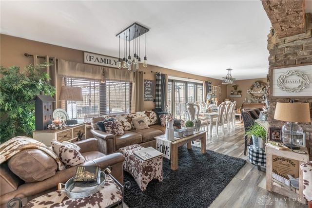 1015 W Lytle 5 Points Road, Springboro, OH 45066