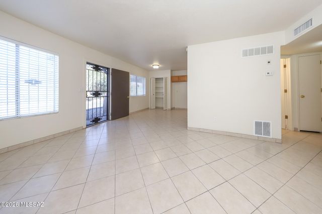 4370 N Hansa Place, Tucson, AZ 85705